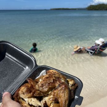 El Pollito Playero - Perfect to take to the beach - Food Trucks Near Me - La Parguera, Puerto Rico