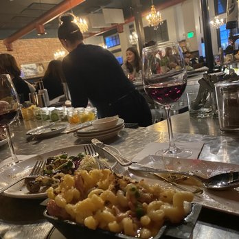 Seared - Happy hour mac & cheese with bacon - Seafood Near Me - Petaluma, California Seared - Happy hour mac & cheese with bacon - Seafood Near Me - Petaluma, California