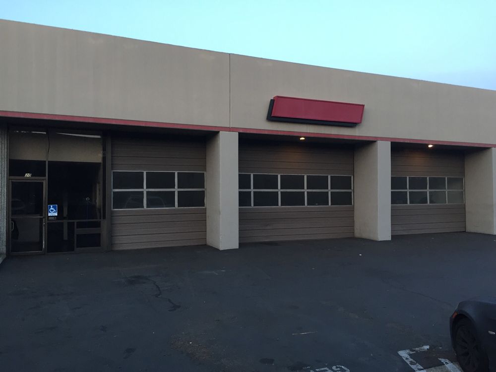 VTEC AUTO REPAIR 11 Photos & 276 Reviews 51 Auto Ctr Dr, Irvine