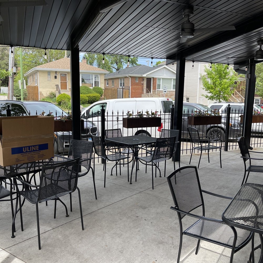 Simon Tacos - Outdoor seating - Tacos Near Me - Chicago, Illinois Simon Tacos - Outdoor seating - Tacos Near Me - Chicago, Illinois
