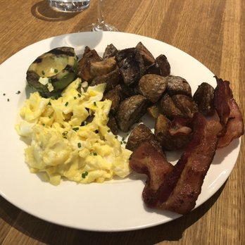 Earls Kitchen + Bar - New American Near Me - McLean, Virginia
