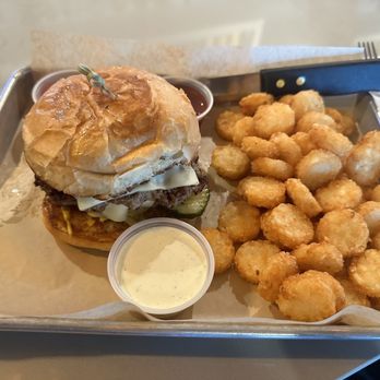 Finley's Round Rock - Smash burger & tots - Bars Near Me - Round Rock, Texas Finley's Round Rock - Smash burger & tots - Bars Near Me - Round Rock, Texas