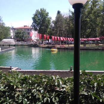 Big Chefs - Little man-made pond. - Cafes Near Me - Gaziantep, 27
