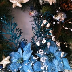 California Interior Plants - Holiday Wreath
