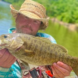 Crooked Creek Outfitters - Drew McClure with a nice smallie.