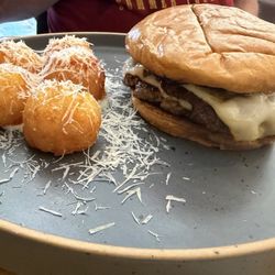 The Paradigm Concepts - Smash burger
