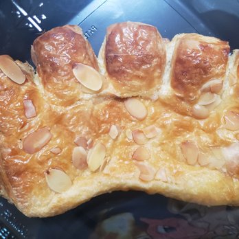 Black Bear Diner Arvin - Huge Bear claw - Breakfast & Brunch Near Me - Arvin, California