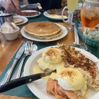 Vivian's Cafe - Breakfast & Brunch Near Me - Studio City, California