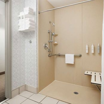 Hampton Inn Columbia - Guest room bath - Hotels Near Me - Columbia, Maryland Hampton Inn Columbia - Guest room bath - Hotels Near Me - Columbia, Maryland