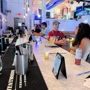 Stateside Vodka Bar - Cocktail Bars Near Me - Philadelphia, Pennsylvania