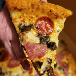 Basil Pizzeria - Delizia pizza