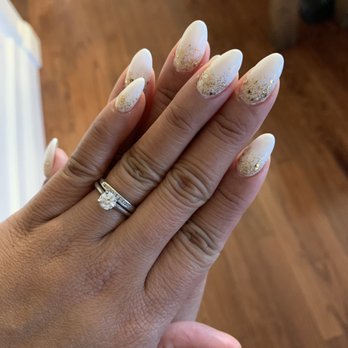Lulu's Nails - Nail Salons Near Me - Mount Sinai, New York
