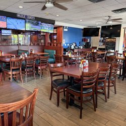 Sports Page Bar & Grill - Dining Room