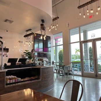 Raining Berries - Acai Bowls Near Me - University Park, Florida Raining Berries - Acai Bowls Near Me - University Park, Florida