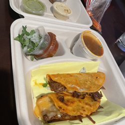 El Rey Express - Tacos a La Blancha with cheese & consommé