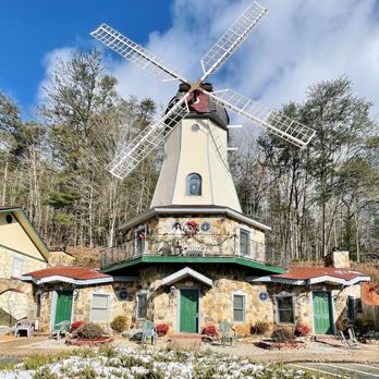 Heidi Motel - The charming windmill. - Hotels Near Me - Helen, Georgia