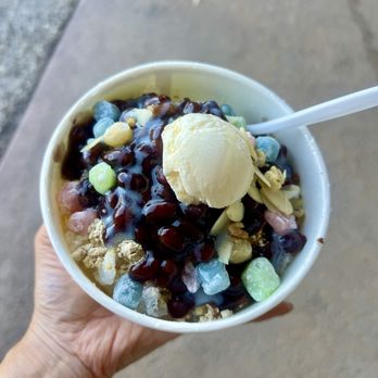 Cocohodo - Coco red bean shaved ice - Coffee & Tea Near Me - Buena Park, California Cocohodo - Coco red bean shaved ice - Coffee & Tea Near Me - Buena Park, California