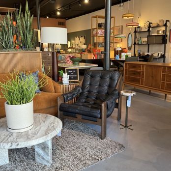 District - Antiques Near Me - Chicago, Illinois