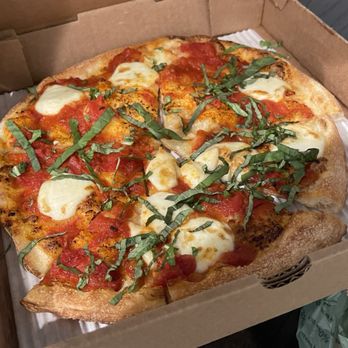 Luna Pizzeria - Margherita Pizza - Pizza Near Me - Houston, Texas