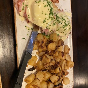 First Watch - Classic Eggs Benedict - Breakfast & Brunch Near Me - Bloomingdale, Illinois First Watch - Classic Eggs Benedict - Breakfast & Brunch Near Me - Bloomingdale, Illinois