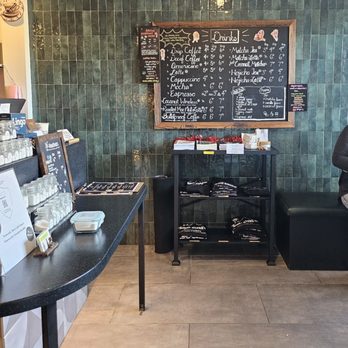 Rise Cafe - Inside order area - Coffee & Tea Near Me - Honolulu, Hawaii