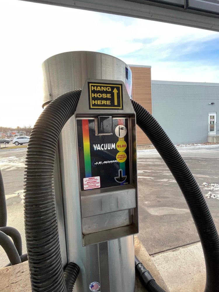 MR. D’S AUTO WASH Updated October 2024 11 Photos 1300 W 6th St