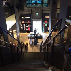 Sting Ede, The - Staircase and escalator