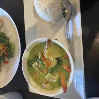 Origin French Thai - Green curry shrimp with rice - Thai Near Me - Basking Ridge, New Jersey