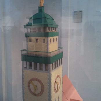 Rathaus Neukölln - Modell des Rathauses - Town Hall Near Me - Berlin, BE