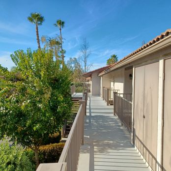 Riviera Oaks by Diamond Resorts - Upper walkway - Hotels Near Me - Ramona, California Riviera Oaks by Diamond Resorts - Upper walkway - Hotels Near Me - Ramona, California