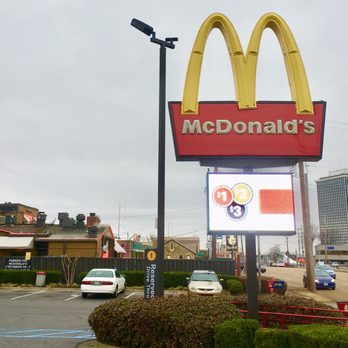 McDonald's - cars parked in a parking lot - Burgers Near Me - Memphis, Tennessee McDonald's - cars parked in a parking lot - Burgers Near Me - Memphis, Tennessee