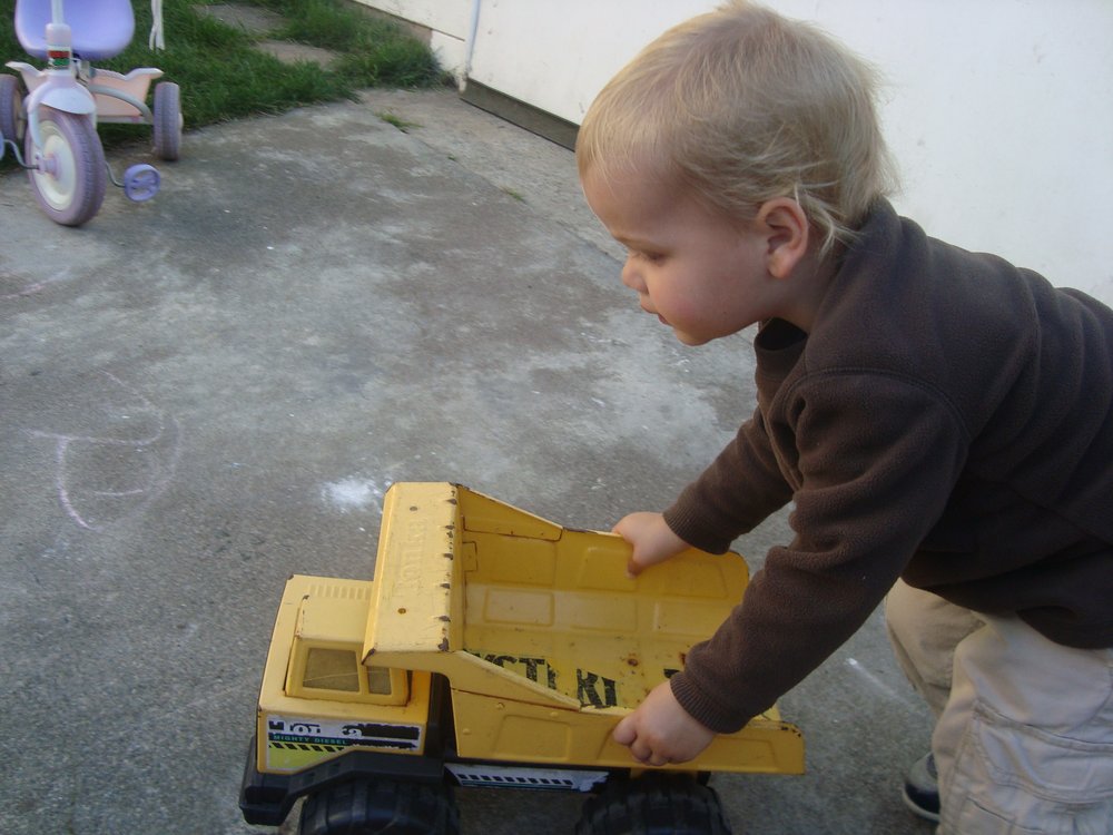 Hugs & Kisses Bilingual Daycare - childcare center in Oakland, CA