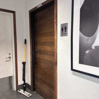 The Centurion Lounge - Shower available - Airport Lounges Near Me - Las Vegas, Nevada The Centurion Lounge - Shower available - Airport Lounges Near Me - Las Vegas, Nevada