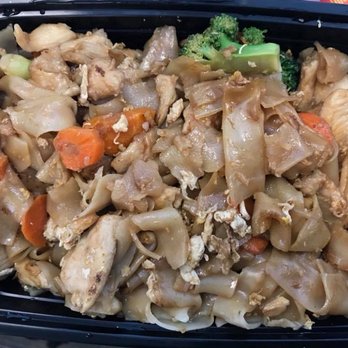 Tommy Thai - pad see ewe. Definitely plenty of yums and no ews! - Cambodian Near Me - Mountain View, California Tommy Thai - pad see ewe. Definitely plenty of yums and no ews! - Cambodian Near Me - Mountain View, California