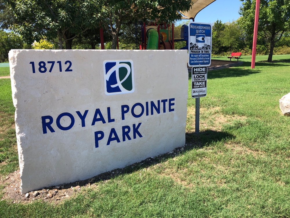 Royal Pointe Park Logo