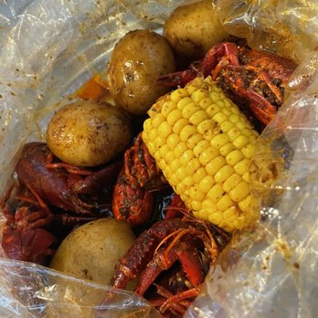 The Twisted Crab Seafood & Bar - 1 lb. Crawfish extra potatoes - Seafood Near Me - Buford, Georgia