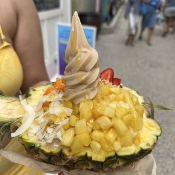 Banan - Kaimuki - Pinapple Yatch - Ice Cream & Frozen Yogurt Near Me - Honolulu, Hawaii