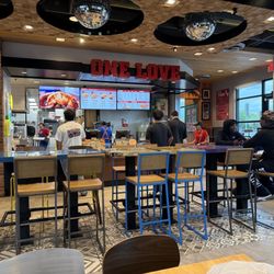 Raising Cane's Chicken Fingers - The awesome staff and 5* Kayla