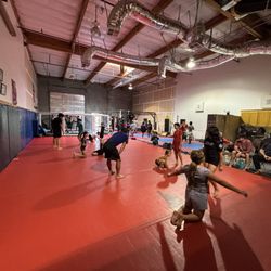 Team Dumdumaya - Kids wrestling class with Coach Benny