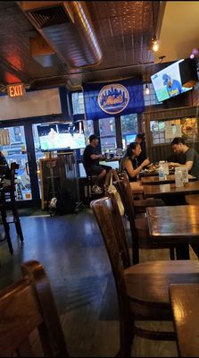 Horn's Hook Tavern by null