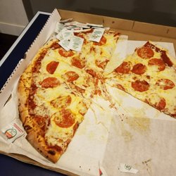River Island Market - Couldn't wait, Awesome pizza!