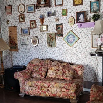 Prickly Elder - Grandma's Living Room? - Beer Bar Near Me - El Paso, Texas