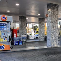 Union 76 - Fueling Area