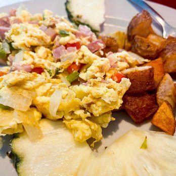 RC Otters Island Eats - Scrambler with Potatoes - Breakfast & Brunch Near Me - Captiva Island, Florida