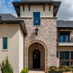 B&B Seamless Gutters - 6" Aluminum Seamless Gutter Installation