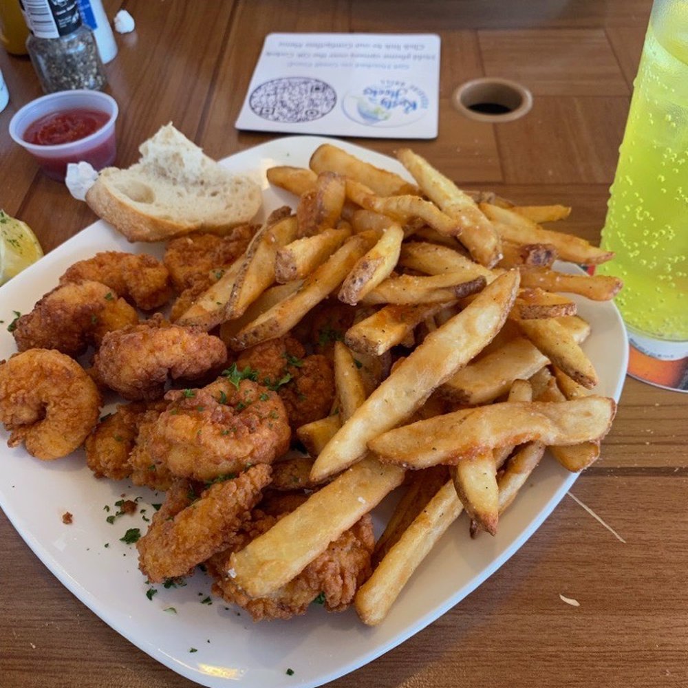 Rusty Hooks Dockside Grill - Fried shrimp platter - Seafood Near Me - Southport, North Carolina Rusty Hooks Dockside Grill - Fried shrimp platter - Seafood Near Me - Southport, North Carolina