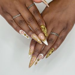 Custom Nails and Spa