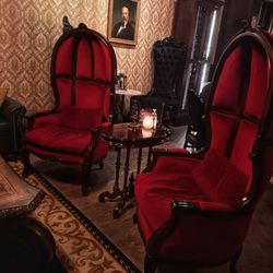 Devil's Toboggan - Beautiful high back plush chairs
