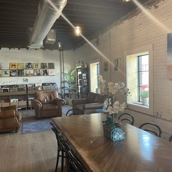 Crane Coffee Company - Chill atmosphere - Coffee & Tea Near Me - Charlotte, North Carolina Crane Coffee Company - Chill atmosphere - Coffee & Tea Near Me - Charlotte, North Carolina