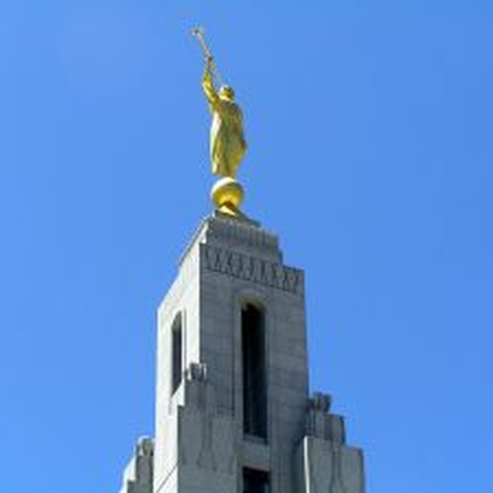 Redlands California Temple - The Angel Moroni site atop every Mormon temple. (©2006, Scott Cannon) - Religious Organizations Near Me - Redlands, California